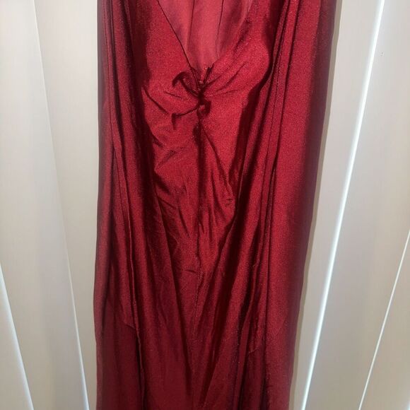 La Femme Red Strappy High Neck Slit Formal Gown Size 00. NWOT. D - Picture 5 of 13